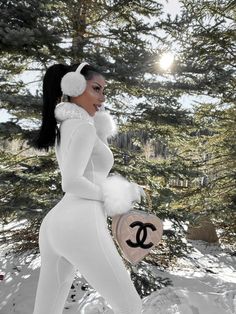 Fur Set Outfit, All White Snow Outfit, Winter Wonderland Outfits For Women, Snow Baddie Outfits, White Snow Outfit, All White Winter Outfit, White Winter Outfits, Winter Wonderland Outfit