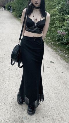 Summer Outfit Goth, Gothic Outfits Summer, Summer Gothic Outfits, Romantic Goth Outfits Casual, Goth Skirt Outfit, Goth Outfit Inspiration, Goth Outfits For School, Goth Outfits Summer, Summer Vampire