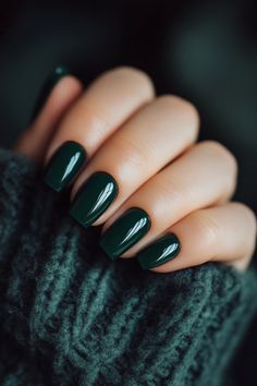 Square Forest Green Nails, Dark Forest Green French Tip Nails, Emerald Green Nail Designs Short, Dark Green Squoval Nails, Fall Nails 2024 Green, Dark Nail Inspo Short, Dark Green Sns Nails, Deep Forest Green Nails, Bridesmaid Nails Emerald Green