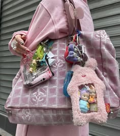 Whats In My Chanel Bag, Trinket Bag Aesthetic, Bag With Trinkets, Bag With Charms Aesthetic, Pink Bag Aesthetic, Bag With Keychain