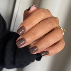 Fall Nails Brown, Acrylic Nails Short, Nails Press Ons, Nails Short Square, Brown Acrylic Nails, Nails Brown, Short Almond Nails, Short Fake Nails, Press On Nails Short