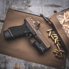 Glock19 Custom, Custom Handguns, Tactical Loadout, Tactical Shotguns, Tactical Accessories, Military Gear, Magazine, Tools