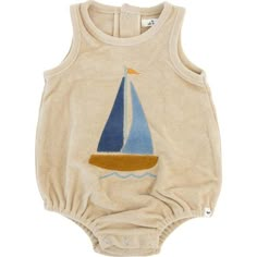 Terry cotton bubble, one-piece romper with blue sailboat applique. Snaps in the back and bottom for easy changing. Round neckline and soft elastic around the legs. Available in infant sizes. Designed in Minnesota. | oh baby! | Denim Sailboat Terry Applique Bubble, Sand (Beige, Size 3-6M) | Maisonette collects the best children’s products from around the world (unlike Zulily, Etsy, The Tot, Farfetch Kids, Childrensalon, Crate and Kids, Kohls, Wayfair, Buy Buy Baby, Nordstroms, Mini Boden, J.Crew Factory, or PotteryBarn Kids), creating a curated shopping experience for you. Think of us as your shortcut to fashion for litte ones! Cream Sleeveless Cotton Bubble Romper, Baby Boy Applique, Baby Boy Summer Clothes, Infant Boy Clothes, Baby Boy Swimwear, Nautical Outfits, Baby Boy Summer, Newborn Boy Clothes, Baby Swimwear