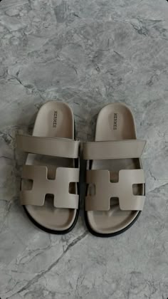 Dior Slippers, Hermes Slippers, Luxurious Aesthetic, Shoes Heels Classy, Shoes Sneakers Nike, Cute Boots, Elegant Shoes