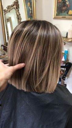 Short Hair Color And Highlights, Brown Hair Bob With Highlights, Short Hairstyle Women With Highlights, Short Bob Highlights Brunettes, Short Brown Highlighted Hair, Highlights Brown Hair Bob, Short Brown Hair With Highlights Bob, Ash Brown Bob Haircut, Hair Color For Short Hair Highlights