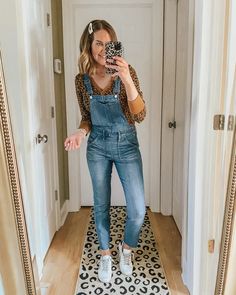 how to wear overalls over 40, the most flattering overalls Dungarees Outfit Women, Ways To Style Overalls, Dungaree Outfits, Jean Overall Outfits, Denim Overalls Outfit, Overalls Winter, Dungaree Outfit, Dressy Jeans