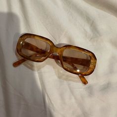 Never Worn! Urban Outfitters Accessories, Tortoise Shell Sunglasses, Tortoise Sunglasses, Colored Sunglasses, Tortoise Shell, Tortoise, Sunglasses Accessories, Urban Outfitters, Women Accessories