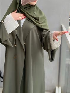 Colorful Abaya, Modest Outfits Muslim, Islamic Fashion Dresses, Abaya Fashion Dubai, Latest Dress Design, Womens Trendy Dresses, Women Blouses Fashion, Fashion Sewing Tutorials, Mode Abaya