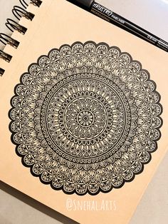 Mandala art Mandala Art Simple Design, Mandala Art Aesthetic, Mandala Art Circle, Mandala Art Ideas Creative, Mandala Circle Design, Circle Mandala Design, Color Mandala Art, Circle Mandala Art, Mandala Aesthetic