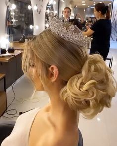 Hair Updo Wedding, Lady Lovely Locks, Wedding Dresses Lace Ballgown, Updo Wedding, Bridal Hair Updo, Wedding Updo, Hair Updo, Beauty Queen