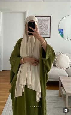 Green Abaya Outfit, Islam Beige, Abayas Aesthetic, Khimar Outfits, Outfits Inspo Aesthetic, Outfit Inspo Modest, Ramadan Outfits, Hijab Princess, Aesthetic Ramadan