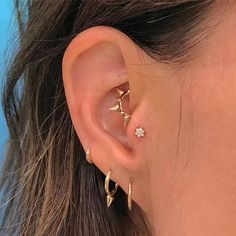 Granulated Triple Spike Ring || Shop this Instagram from @pennypiercer and @maria_tash Aesthetic Gold Earrings, Piercings Gold, Long Bar Earrings, Pendulum Earrings, Spike Ring, Organic Earrings, Aesthetic Gold, Romantic Earrings, Bling Ring