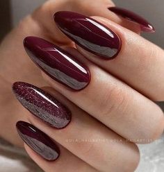 Elegant Nails Burgundy, Red Classic Nails, Maroon Nails Ideas, Maroon Color Nails, Merlot Nails Design, Maroon Nail Ideas Burgundy, Nails Bordeaux Gel, Bordeaux Nails Design, Nail Art Maroon Elegant