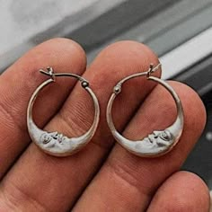 Unique Earrings Silver, Witchy Silver Jewelry, Hard Jewelry Brand, Cool Silver Jewelry, Earth Tone Jewelry, Silver Rings For Men, Cool Jewelry, Estilo Hippy