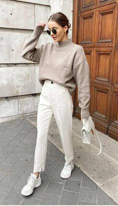 Mode Casual, Brunch Outfit, Spring Outfits Casual, Mode Inspiration, White Pants, Winter Fashion Outfits, Fall Winter Outfits