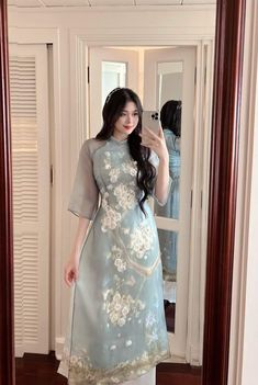 Chinese Clothing Modern, Chinese Dress Modern, Modern Ao Dai, Chinese Fancy Dress, Asian Style Dress, Vietnam Dress, Stylish Kurtis Design