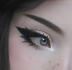 Goth Eye Makeup, Maquillage Yeux Cut Crease, Doll Eye Makeup, Makijaż Smokey Eye, Emo Makeup