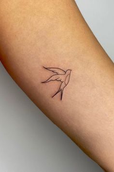 41 Unique Swallow Tattoo Ideas With Meaning One Line Sparrow Tattoo, Small Swallow Tattoo Men, Fine Line Tattoo Ideas For Men, Fine Line Sparrow Tattoo, Shallow Tattoo, Simple Sparrow Tattoo