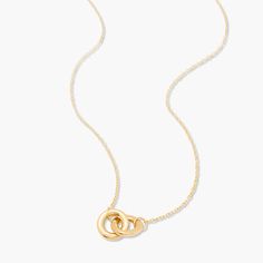 Look stunning in our Mallory 14k Gold Necklace! Crafted with 14k gold, this delicate linked circle necklace is the perfect way to add a hint of sparkle to your style. The perfect combination of classic and modern, you'll feel like a million bucks in this necklace. Available in 14k yellow gold Pendant size: 2mm x 10mm 18" cable chain Spring ring closure SKU: BYN1441 Trendy 14k Gold-filled Yellow Gold Necklaces, Luxury Gold Minimalist Toggle Necklace, Luxury Modern Gold Toggle Necklace, Elegant 14k Gold-filled Pendant Charm Necklaces, Elegant Gold-tone Necklace With Logo Charm, Modern Jewellery Design, 14k Gold Necklace, Amethyst Bracelet, Yellow Gold Pendants