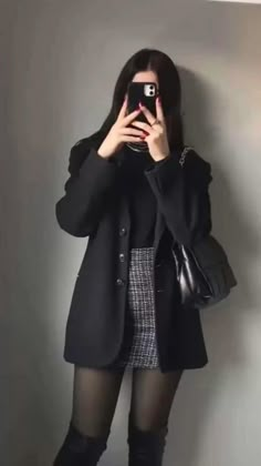 Dark Academia Outfit Professional, Classy Bossy Outfits, Dark Academia Outfit Work, Dark Office Outfit, Professional Fits, Buisness Casual Women, Uni Outfit, Buisness Casual, Inspo Fits