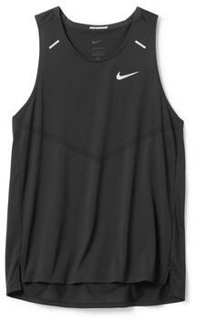 A lightweight favorite returns with more breathability. The Nike Rise 365 tank top is made with 100% recycled polyester fibers and runner-informed data for cooling in areas where you need it. Black Mens Tank Top, Work Out Tank Tops, Sport Wear Mens, Mens Running Clothes, Sports Tank Tops, Mens Workout Tank Tops, Nike Compression, Sports Ideas, Sports Tshirt