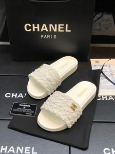 Fashion Shoes Sandals, Bag Guide, Kawaii Shoes, Chanel Sandals, Heels Classy, Fancy Shoes