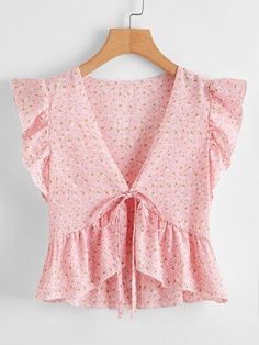 Kids Dress Wear, Womens Halter Tops, Trendy Fashion Tops, Pretty Blouses, Tie Front Top, Fashionista Clothes, Crop Top Outfits, How To Make Clothes