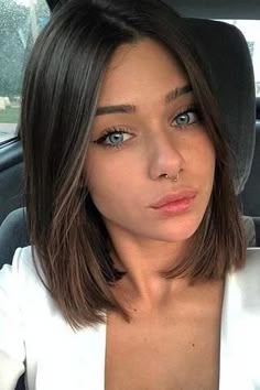 Brown Shoulder Length Hair, Brunette Bob Haircut, Below Shoulder Length Hair, Short Shoulder Length Hair, Shoulder Length Hair With Bangs, Brunette Bob, Medium Bob Hairstyles, Shoulder Length Hair Cuts