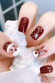 50 Christmas nails ideas you'll want to copy now! From short Christmas nails ideas, to long Christmas nails ideas to winter nails ideas that make the best December nails are all here! Christmas Gift Nails, Christmas Press On Nails, Pink Gel, Thanksgiving Nails, Nail Swag, Winter Nail Art, Stick On Nails