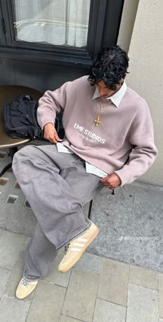 Mens Sweater Outfits, Academic Fashion, Fall Mens Outfits, Softboy Outfits, Boys Aesthetic Outfits, Formal Streetwear, Crewneck Outfit, Masculine Outfits, Go Viral On Tiktok