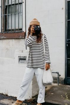 Winter Comfort Outfits, Comfortable Autumn Outfit, New Mom Clothes Style, Comfy Night In Outfit, Stylish Baggy Outfits, Minimalist Urban Fashion, Oversize Outfits Woman, French Coastal Style Clothes, Oversized Minimalist Outfit