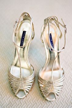 Gold Wedding Heels Brides, Wedding Shoes Bride Gold, Golden Wedding Shoes, Elegant Gold Wedding Shoes, Luxury Gold Wedding Shoes, Vintage Bridal Shoes, Wedding Shoes Gold, Simple Wedding Shoes