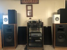 there are many different speakers in this room