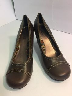 Women's Mudd Heels Brown Size 9 Preowned in Excellent Condition Heels Brown, Wardrobe Pieces, Chanel Ballet Flats, Cute Shoes, Pretty People, Avatar, Fashion Inspo, Wardrobe, Heels