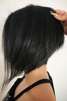 Bob Pendek, Cortes Bob, Latest Bob Hairstyles, Trendy We Fryzurach, Inverted Bob Hairstyles, Haircut Pictures, Angled Bob, Bob Hairstyles For Fine Hair, Short Layered Haircuts