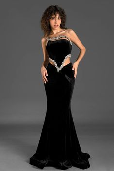 Elevate your style with our diamond velvet mermaid dress. This dress features a stunning mermaid silhouette embellished with sparkling diamond accents, adding a touch of brilliance that captures every eye. Made from sumptuous velvet, the dress provides a rich, velvety texture that enhances your natural allure and offers a flattering, comfortable fit. Perfect for glamorous evening events, upscale parties, or any occasion where you want to leave a lasting impression. Handmade customization Fabric Velvet Mermaid Dress, Concert Outfit Summer, Womens Prom Dresses, Mermaid Coloring, Sparkling Diamond, Mermaid Silhouette, Sparkly Dress, Summer Dress Outfits, Dress Jewelry