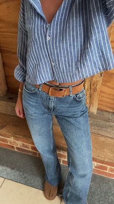 Stripe Dress Shirt Outfit, Western Boho Casual Outfits, Tie Waist Jeans Outfit, Hang Out Outfits, Outfits For Boyfriend, Boho Fashion Aesthetic, Bootcut Jeans Outfit Aesthetic, Cool School Outfits, Casual New Years Eve Outfits