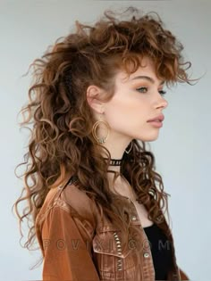 Mullet Hairstyle Round Face, 80s Curly Mullet, Cool Haircuts For Women Medium, 80’s Curly Hair, 80s Hair Curly, Rockstar Curly Hair, 80s Curly Hairstyles, Mullet Round Face, Cool Curly Haircuts