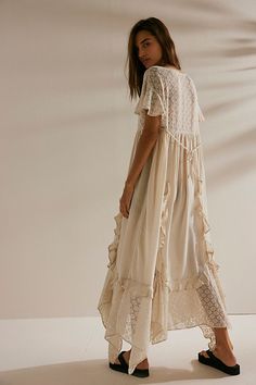 Romantic Bohemian Aesthetic, Lace Dress Over Jeans, Godmother Aesthetic, Tulle Dress Midi, Ethereal Casual, Ethereal Outfit, Boho Attire, Girly Casual, Artisan Clothing