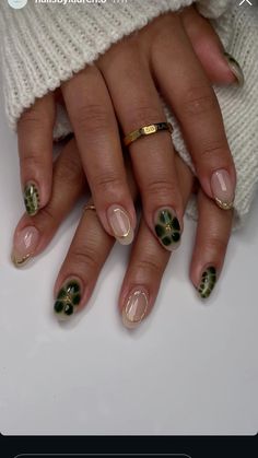 Green Nails Flower Design, Dark Green Short Nails Designs, Brown Green Nails Design, Gold Bead Nails, Biab Designs Ideas Short, Pastel Green Short Nails, Short Earthy Nail Designs, Short Nail Inspo Green, Gold And Dark Green Nails