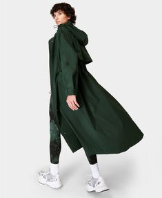 Lebanon Summer, Rainy Day Outfit For Spring, Raincoat Fashion, Waterproof Jacket Women, Raincoat Outfit, Waterproof Parka, Long Rain Coat, Rain Jacket Women, Hooded Cloak