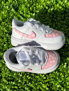 Spring Low-top Sneakers, Cute Round Toe Sneakers, Playful White Customizable Sneakers, Cute Sneakers With Rubber Sole, Cute White Closed Toe Sneakers, Playful Sneakers With Soft Sole, Cute White Low-top Custom Sneakers, Cute Pink Custom Sneakers With Round Toe, Cute Custom Pink Sneakers With Round Toe