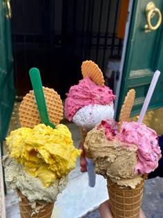 colourful gelato in rome, italy Foods In Italy, Rome Travel Aesthetic, Italy Things To Do, Italian Food In Italy, Italy Food Aethstetic, Italian Summer Food, Rome In Summer, Rome Italy Food, Summer In Rome