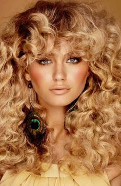 70s Hairstyles for Women That Are Trending- The Trend Spotter 70s Disco Hairstyles, 70s Disco Hair, 70s Hairstyles For Long Hair, 70s Hair Styles, 70s Hairstyles, 1970s Hairstyles, Color Rubio, 70s Hair