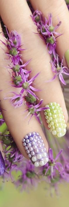 Nails With Yellow, Brilliant Nails, Attractive Nails, Nails With Green, Matted Nails, Cactus Club, Purple Lipstick, Chic Gowns, Fashion Themes