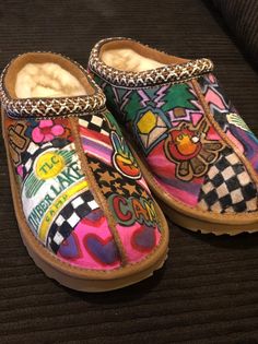 Custom Slip on Uggs for Camp - Etsy Italy Slip On Uggs, Custom Uggs, Aesthetic Crocs, Lake Camp, Tasman Slippers, Crocs Fashion, Camp Theme, Pretty Sneakers, Ugg Tasman Slippers