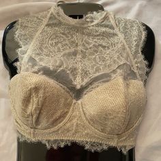 Nwt Size 34dd From The Dream Angels Fashion Show Collection. This Bra Is Rare & Retails For $72.50. No Trades Lace Bra Top, Angel Fashion, Green Bras, Strappy Bralette, Show Collection, New Pant, Gold Lace, Demi Bra, Victoria Secret Bras