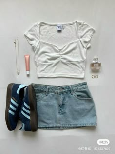 Denim Mini Skirt Outfit Summer, Ami Charlize, Adidas Fit, Spring Outfit Aesthetic, Mini Skirts Outfits Summer, Denim Mini Skirt Outfit, Aesthetic Adidas, Highschool Outfits, Casual Spring Outfit