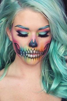 Pretty Halloween Makeup Ideas Youll Love ★ See more: http://glaminati.com/pretty-halloween-makeup-ideas/ Skeleton Face Paint, Beautiful Halloween Makeup, Makeup Zombie, Ombre Dark