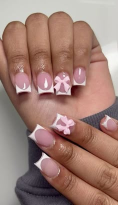 Nail Inspo 13-14, Nail Art Square Shape Short, Short Square Acrylic Nails French Tips With Bow, French Tip Nails Shorts, Pink French Tip Nails With Bow, Short Nails With Bow, Birthday Nails 13, 13th Birthday Nails Ideas, 13 Birthday Nails